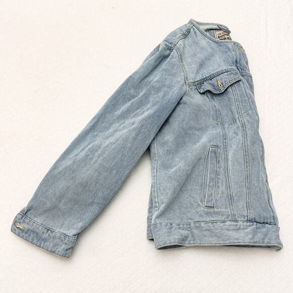 Levi's Light Wash Denim Jeans Zipper Button Down Jacket Size 1X - Picture 2 of 8